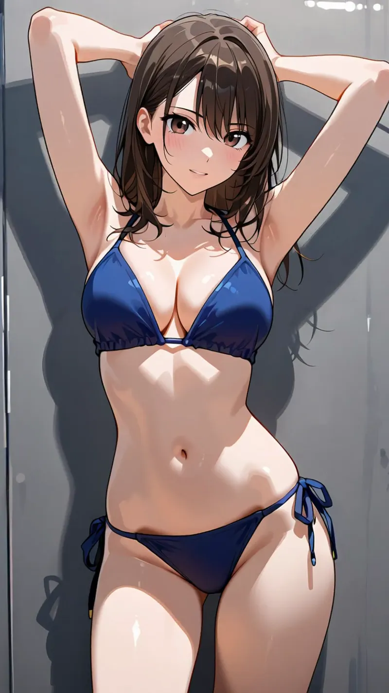 両腕を上げた自信に満ちたポーズで、紺色のビキニを身に纏った少女のアニメ調イラストです。柔らかい日差しが肌を照らし、黒い髪と透明感のある瞳が印象的な一枚。