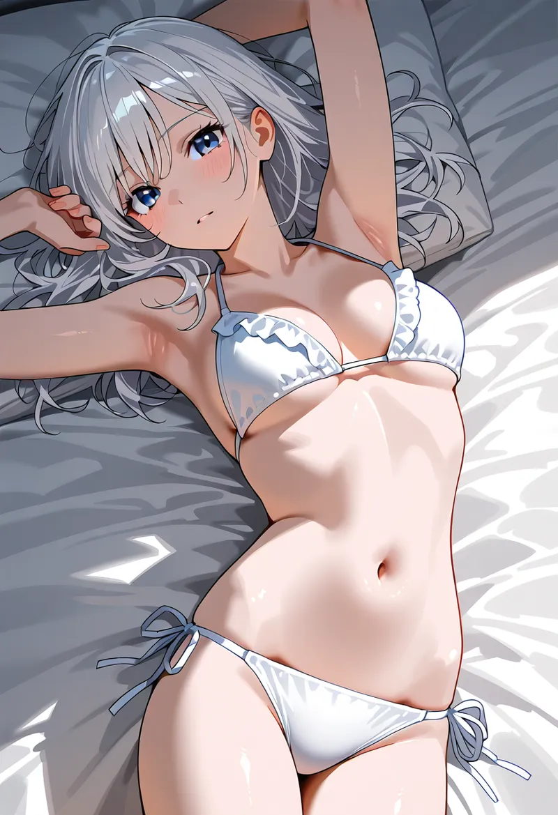 透き通るような青い瞳と柔らかい銀髪が特徴的な美少女のアニメ調イラストです。白でまとめた清潔感のある衣装と、寝転んだ優雅な構図が印象的な作品です。