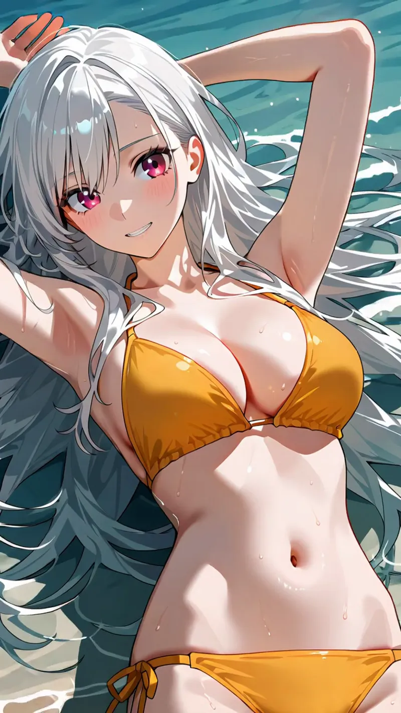銀白色の長い髪をポニーテールにした美少女が、紫紅色の瞳で微笑む夏のビーチシーン。黄金色のビキニを身につけ、背景の青く輝く海と白い波しぶきに包まれた爽やかなアニメ調イラストです。